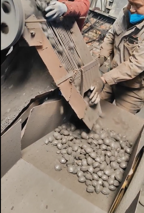 steel waste briquettes is out from briquetting machine