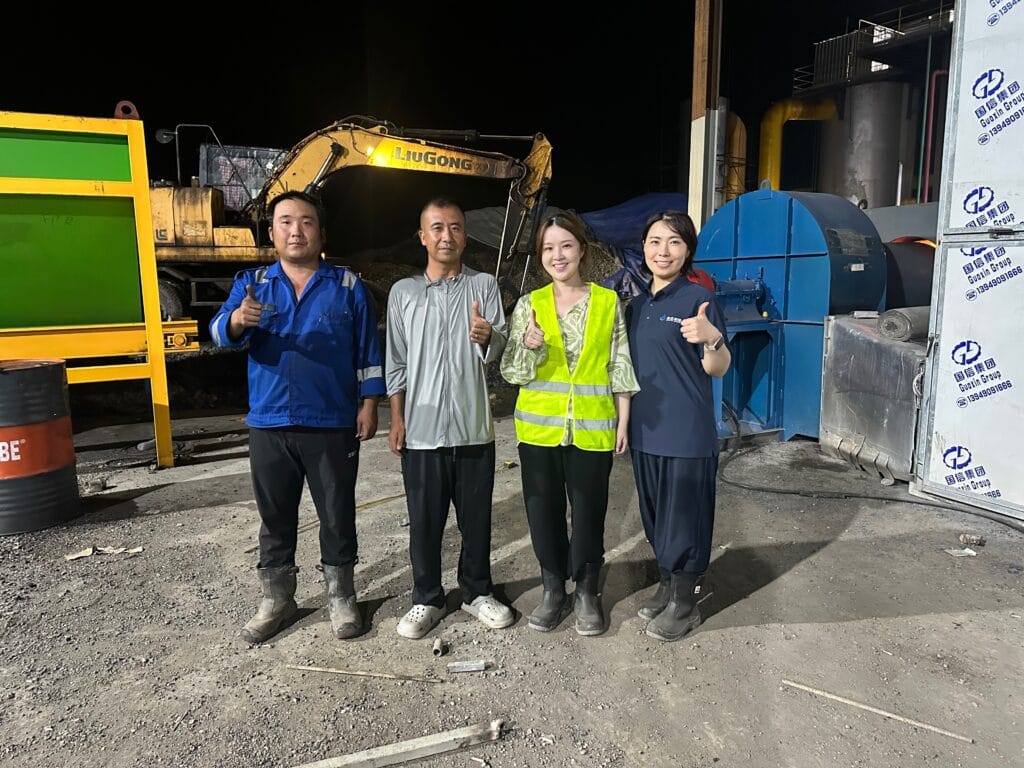 jianjie engineers with clients on-site